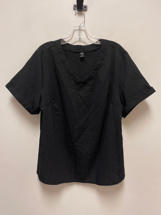 Top Short Sleeve By Clothes Mentor In Black, Size: 1x