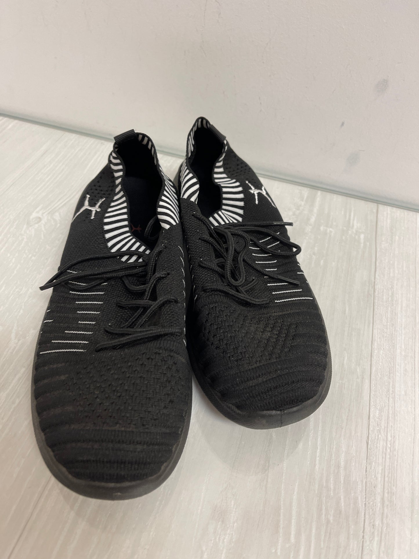 Shoes Athletic By Danskin Now In Black, Size: 8.5