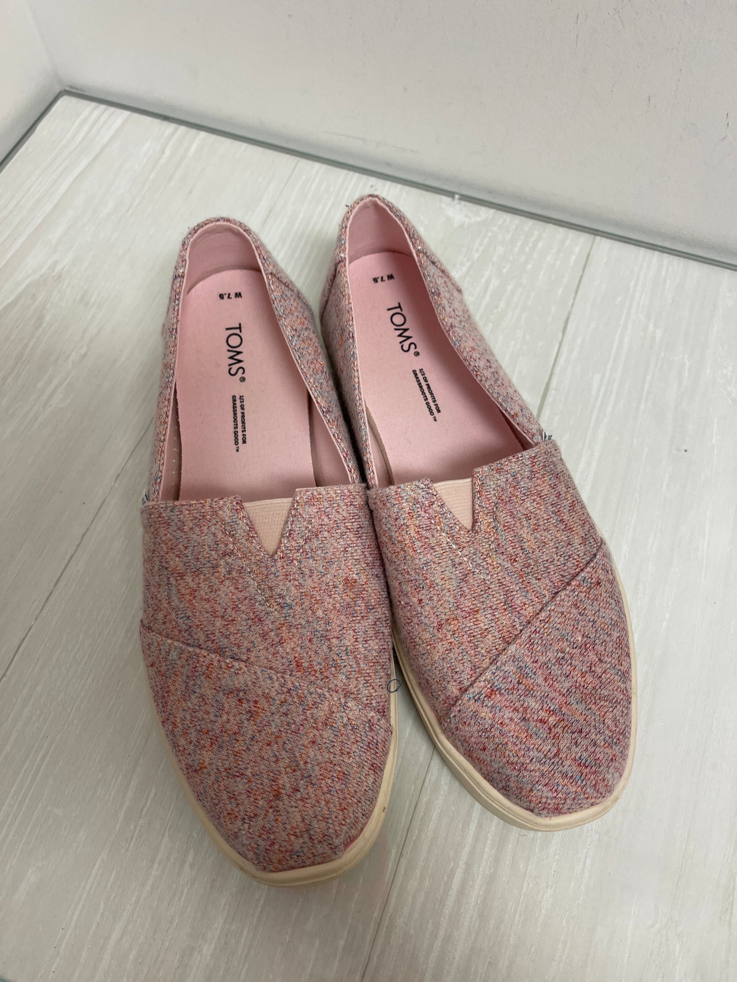 Shoes Flats By Toms In Pink, Size: 7.5