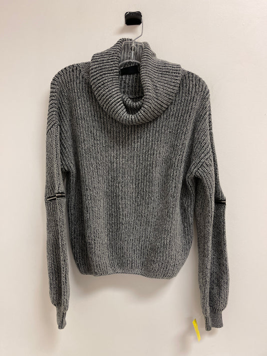 Sweater By Vici In Grey, Size: M