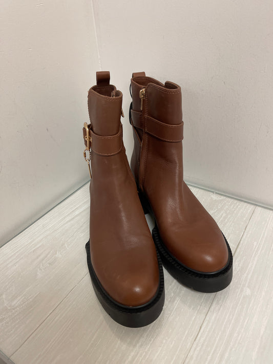 Boots Designer By Coach In Brown, Size: 8