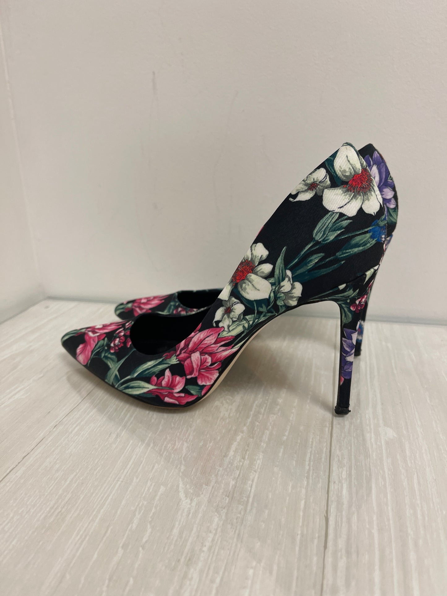 Shoes Heels Stiletto By Guess In Floral Print, Size: 8.5