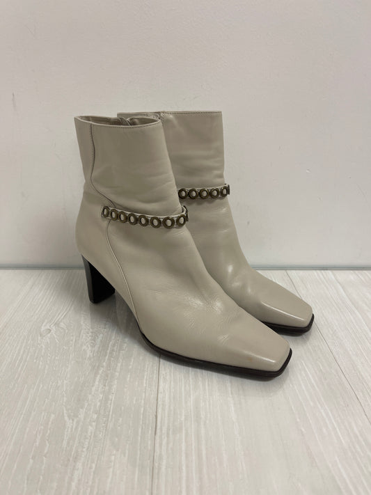 Boots Ankle Heels By Clothes Mentor In Cream, Size: 8.5