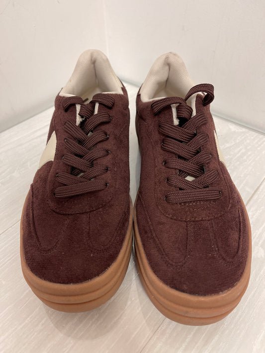 Shoes Sneakers By Top Moda In Brown, Size: 7.5