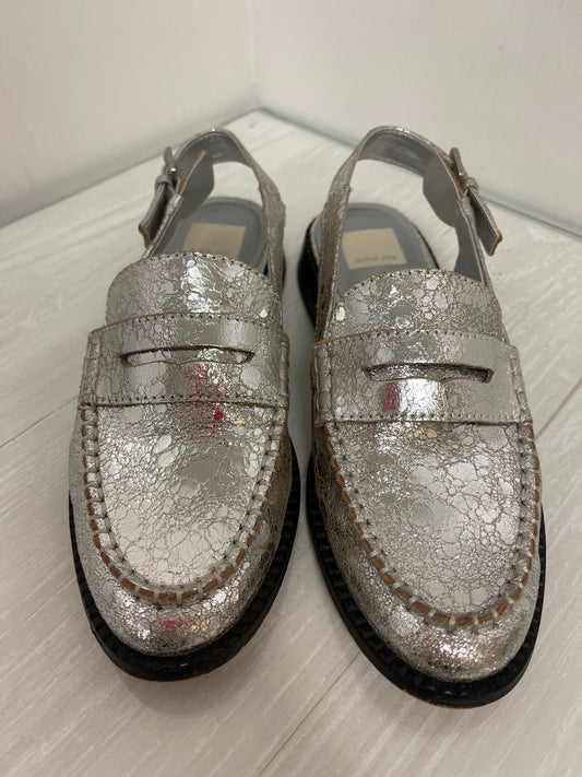 Shoes Flats By Dolce Vita In Silver, Size: 7.5