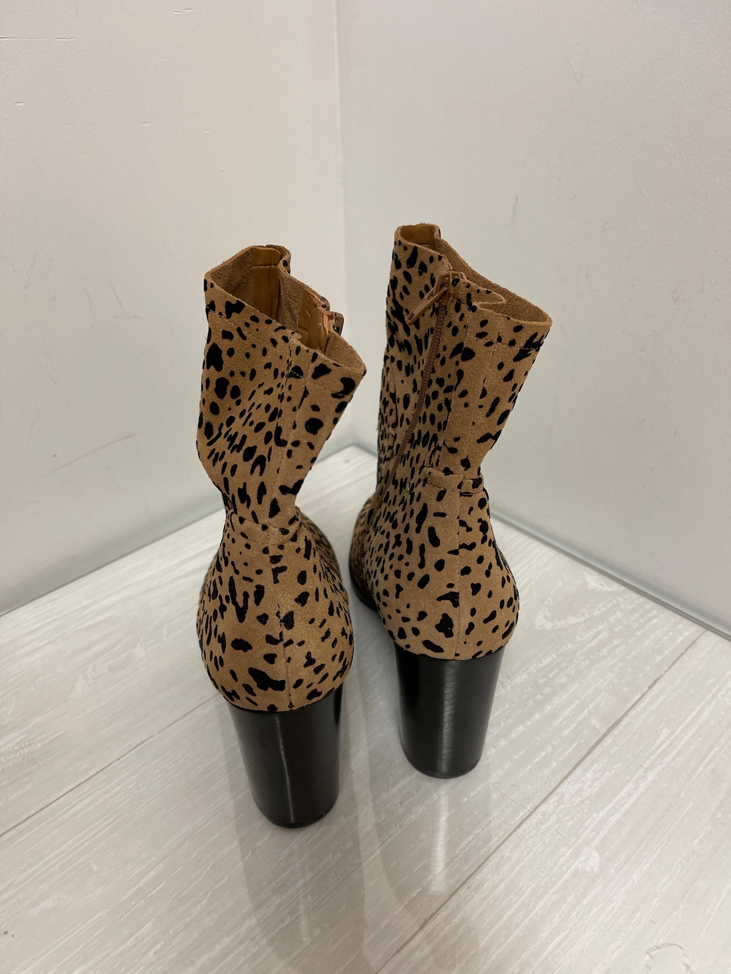 Boots Ankle Heels By Gibson And Latimer In Animal Print, Size: 10