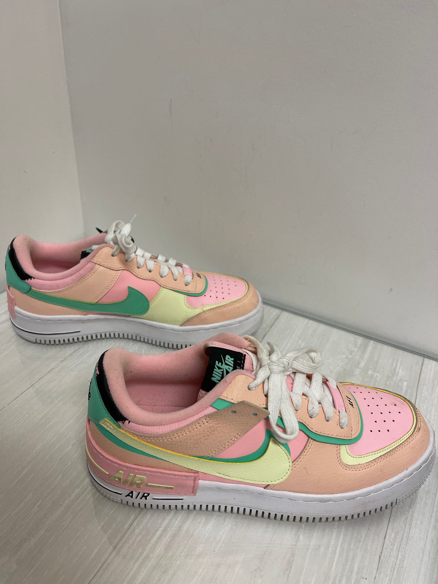 Shoes Sneakers By Nike In Pink, Size: 10