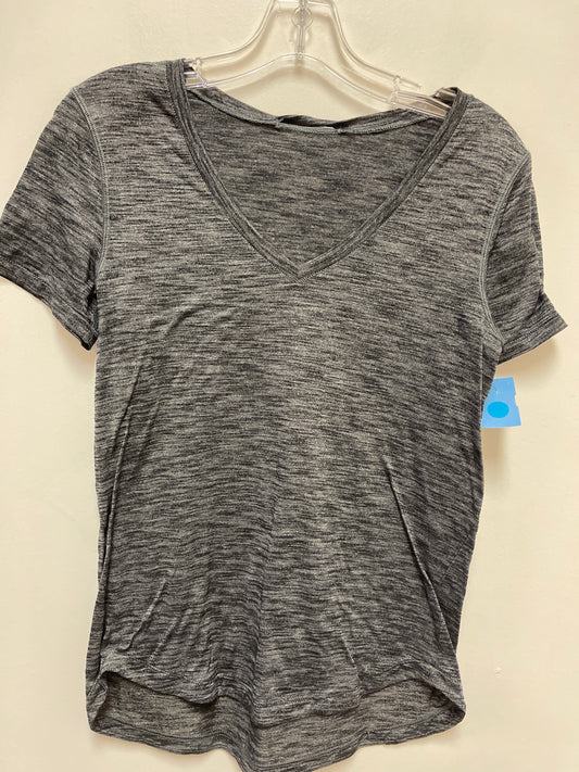 Athletic Top Short Sleeve By Lululemon In Grey, Size: S