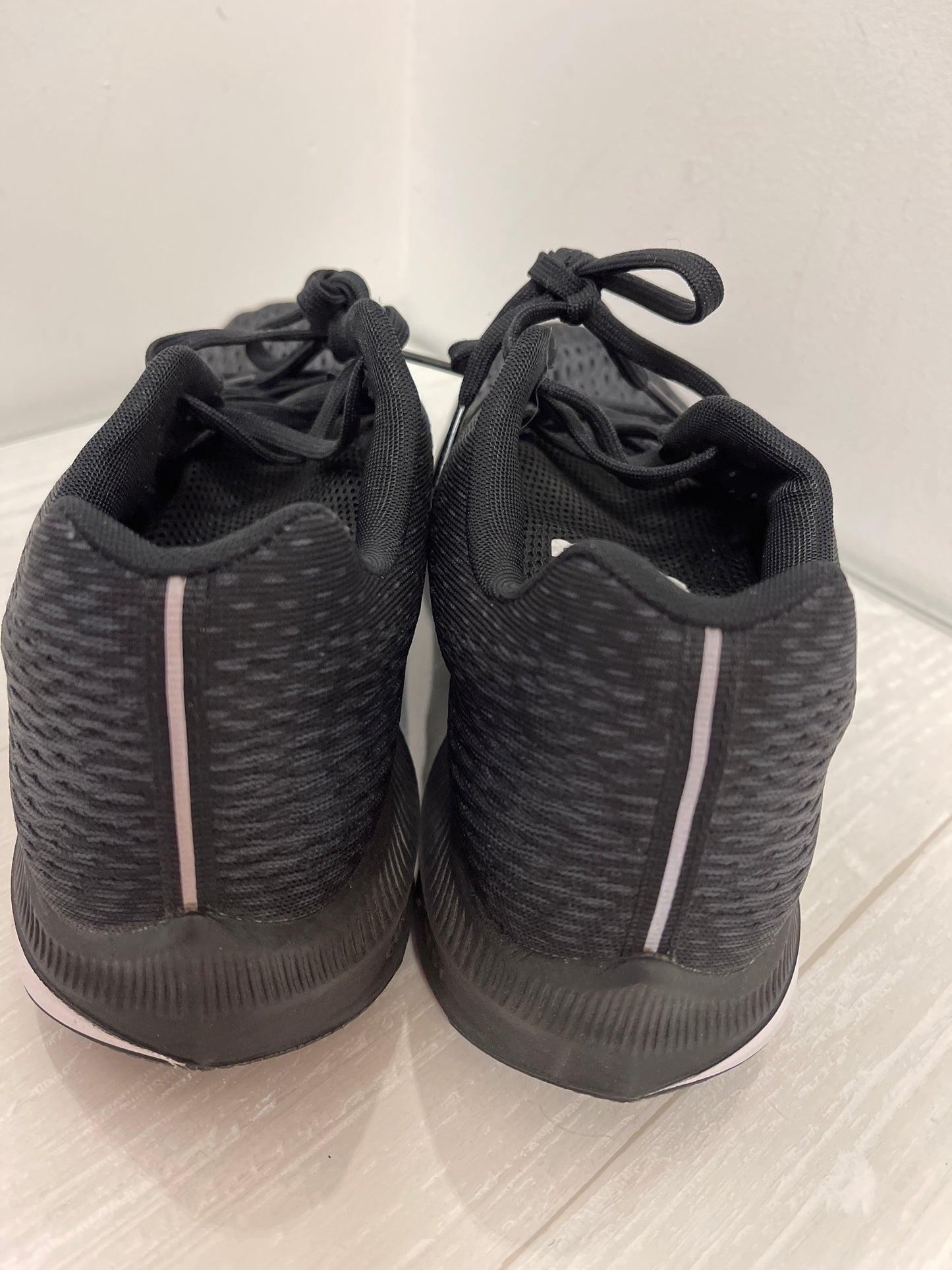 Shoes Athletic By Nike In Black, Size: 9.5