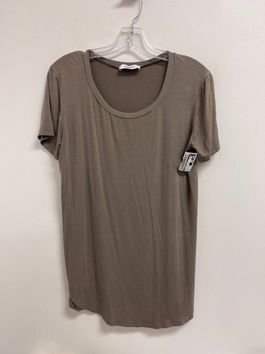 Top Short Sleeve By Clothes Mentor In Taupe, Size: M