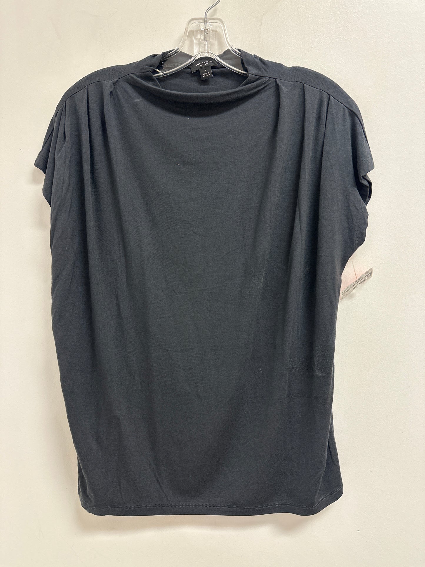 Top Sleeveless By Ann Taylor In Grey, Size: S