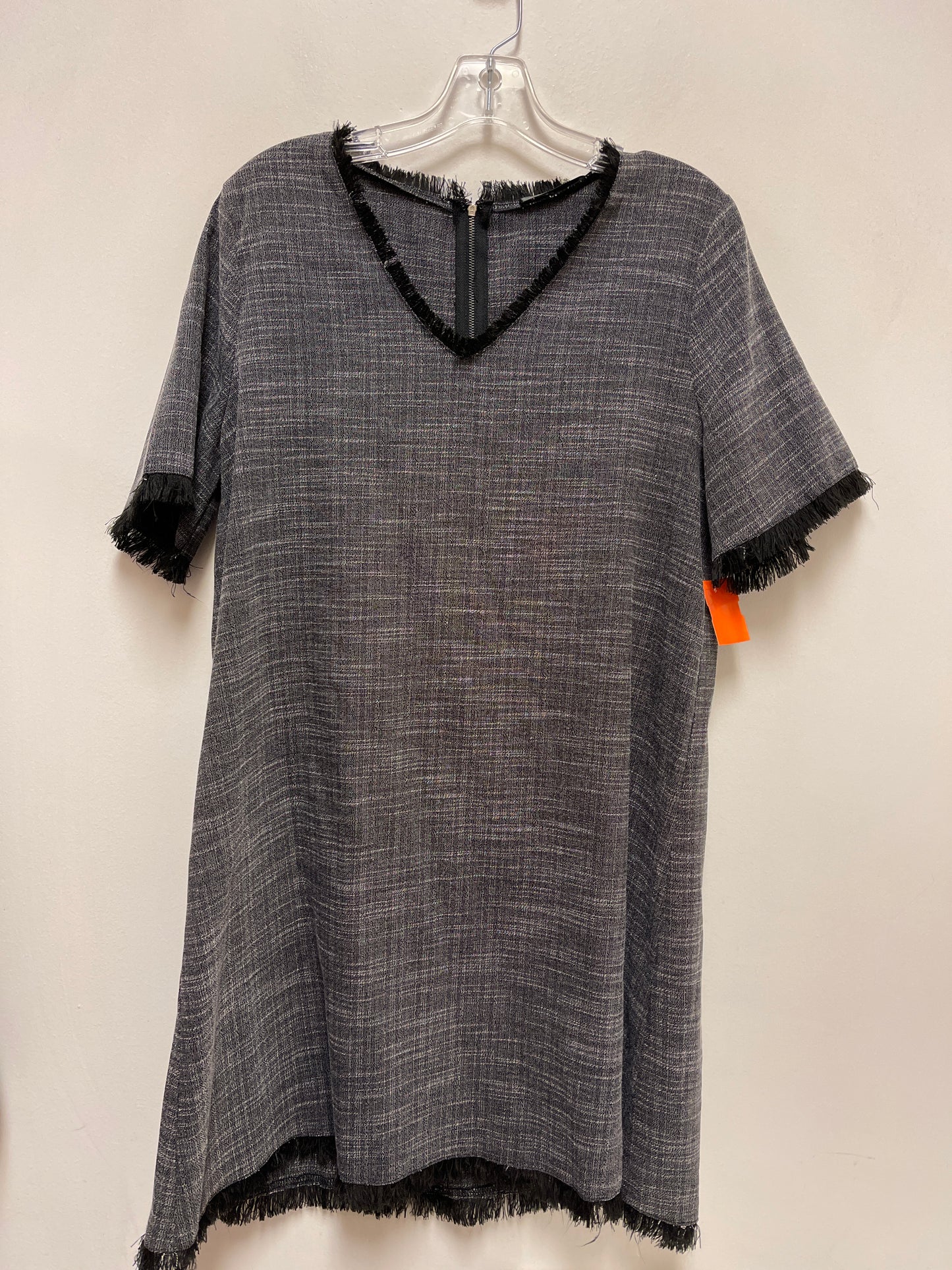 Dress Casual Short By Doe & Rae In Grey, Size: L