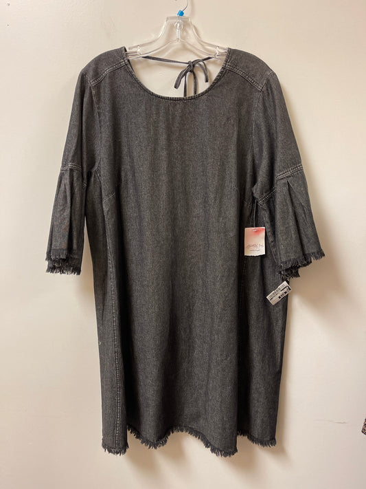 Dress Casual Short By Clothes Mentor In Grey, Size: L