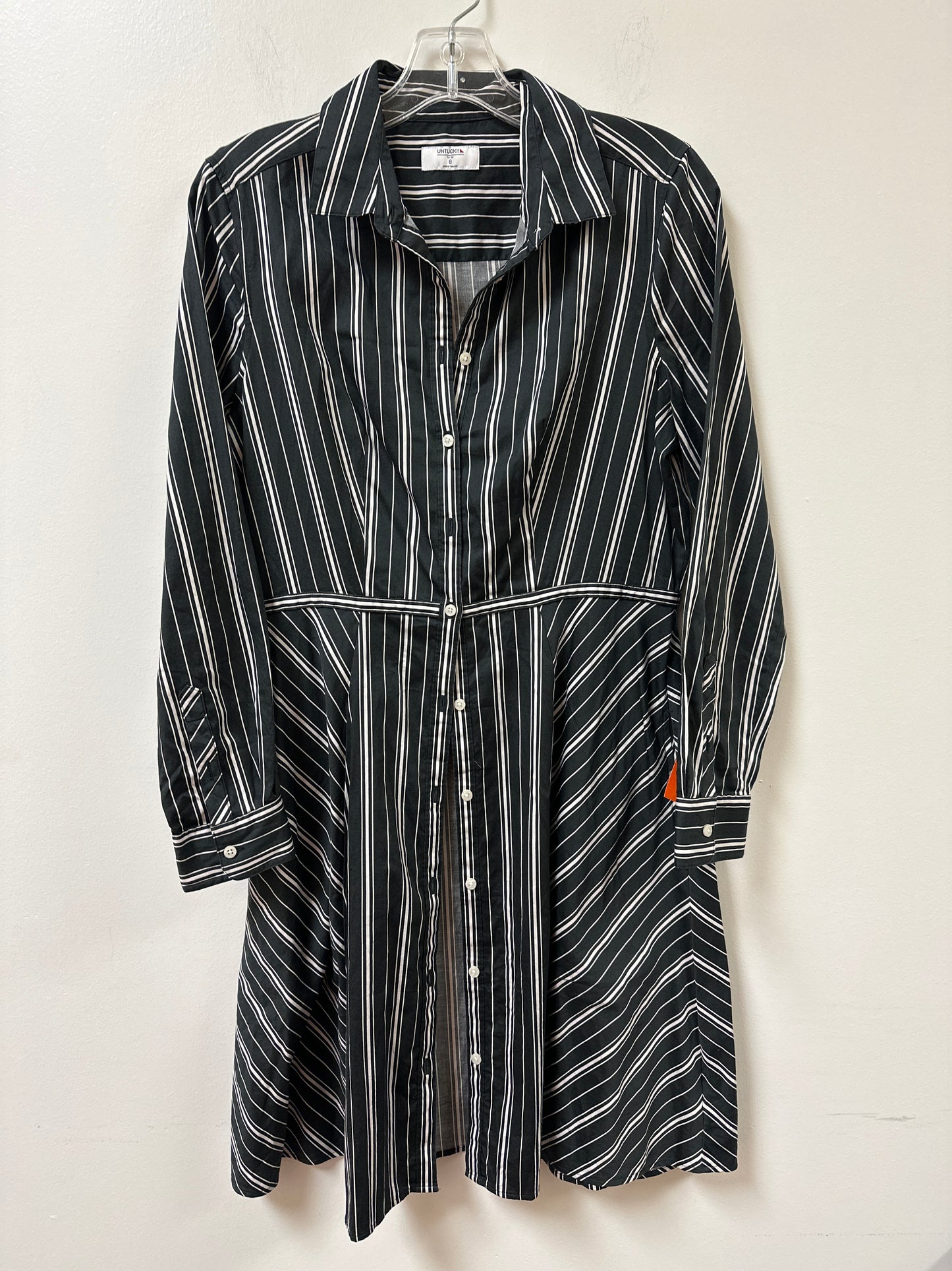 Dress Casual Short By Clothes Mentor In Black & White, Size: 8