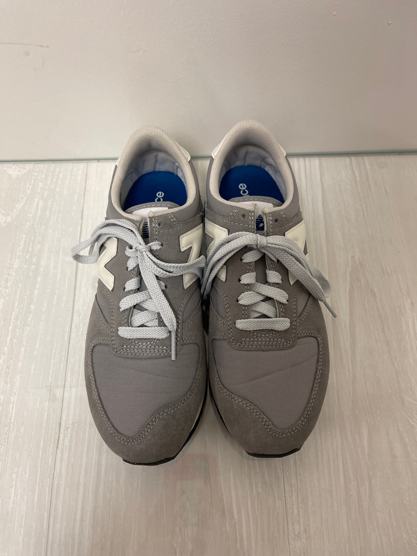 Shoes Sneakers By New Balance In Grey, Size: 7.5