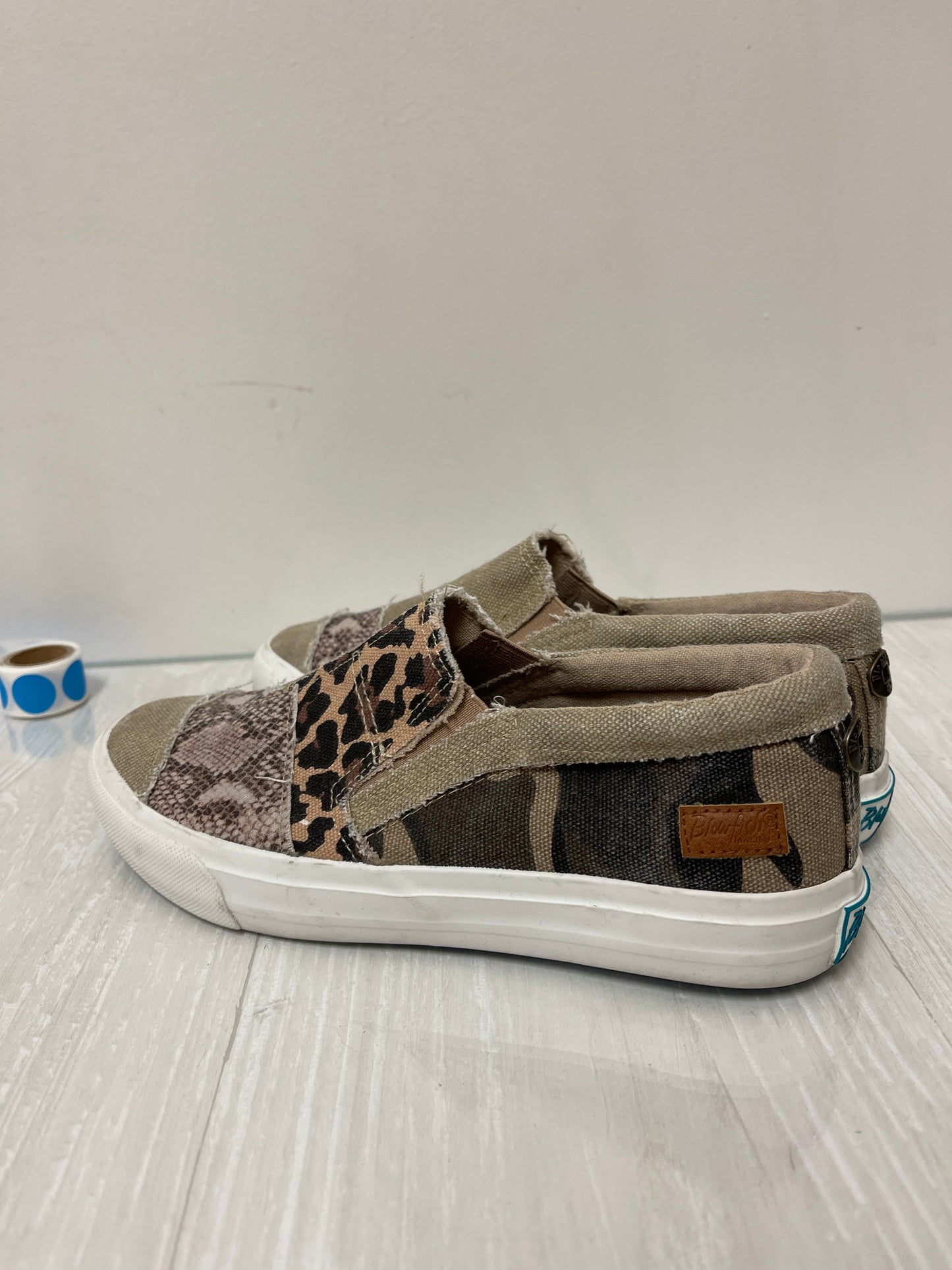 Shoes Sneakers By Blowfish In Animal Print, Size: 6