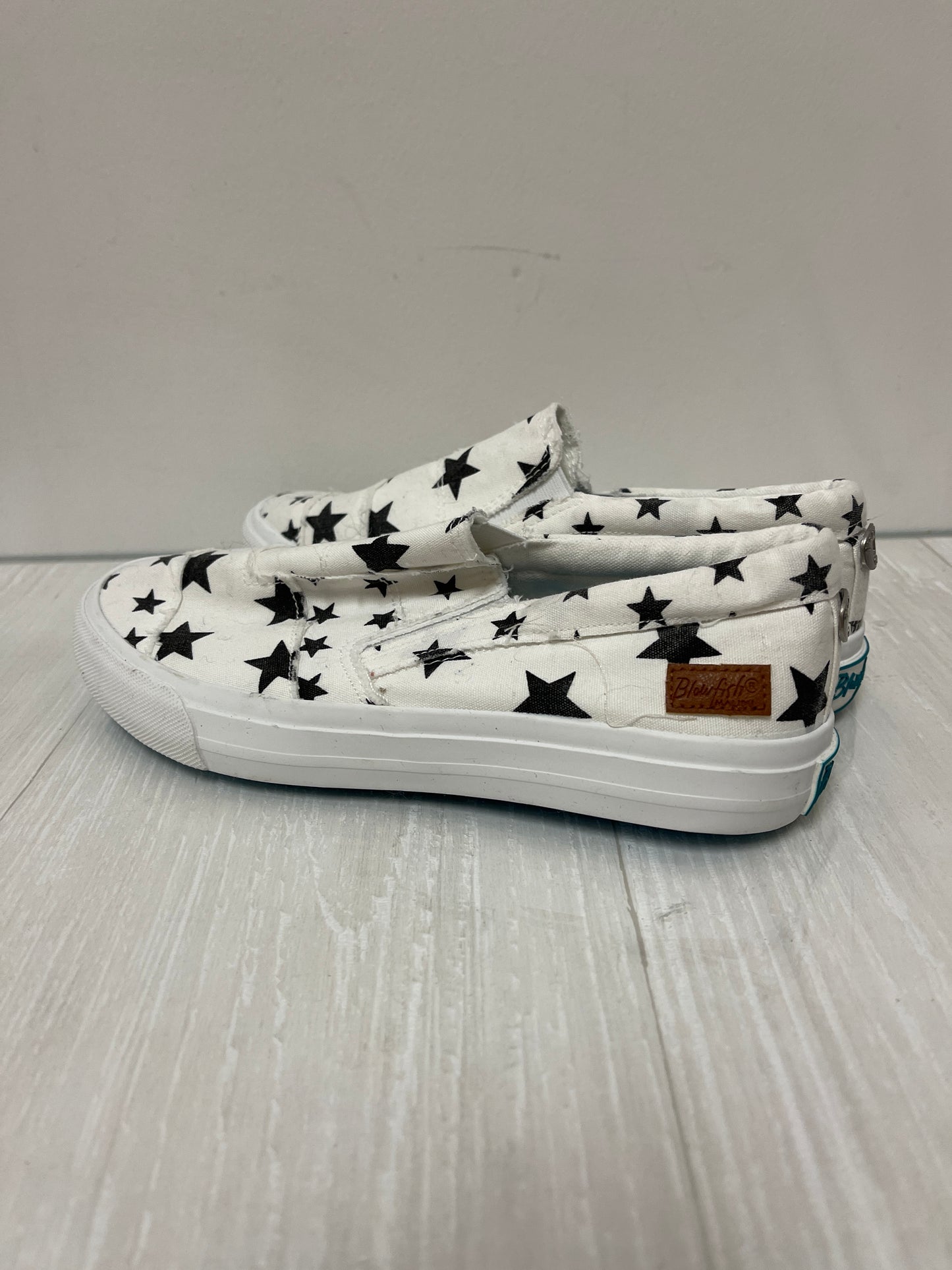 Shoes Sneakers By Blowfish In White, Size: 6