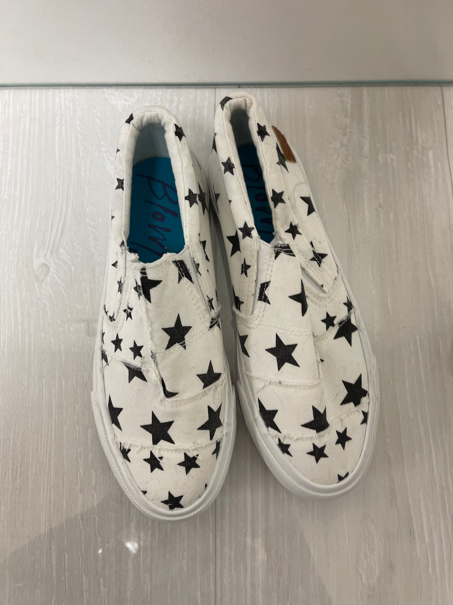 Shoes Sneakers By Blowfish In White, Size: 6