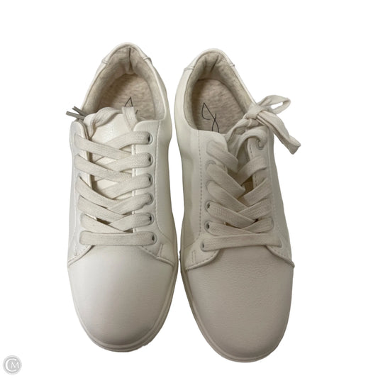 Shoes Sneakers By Joie In Cream, Size: 7
