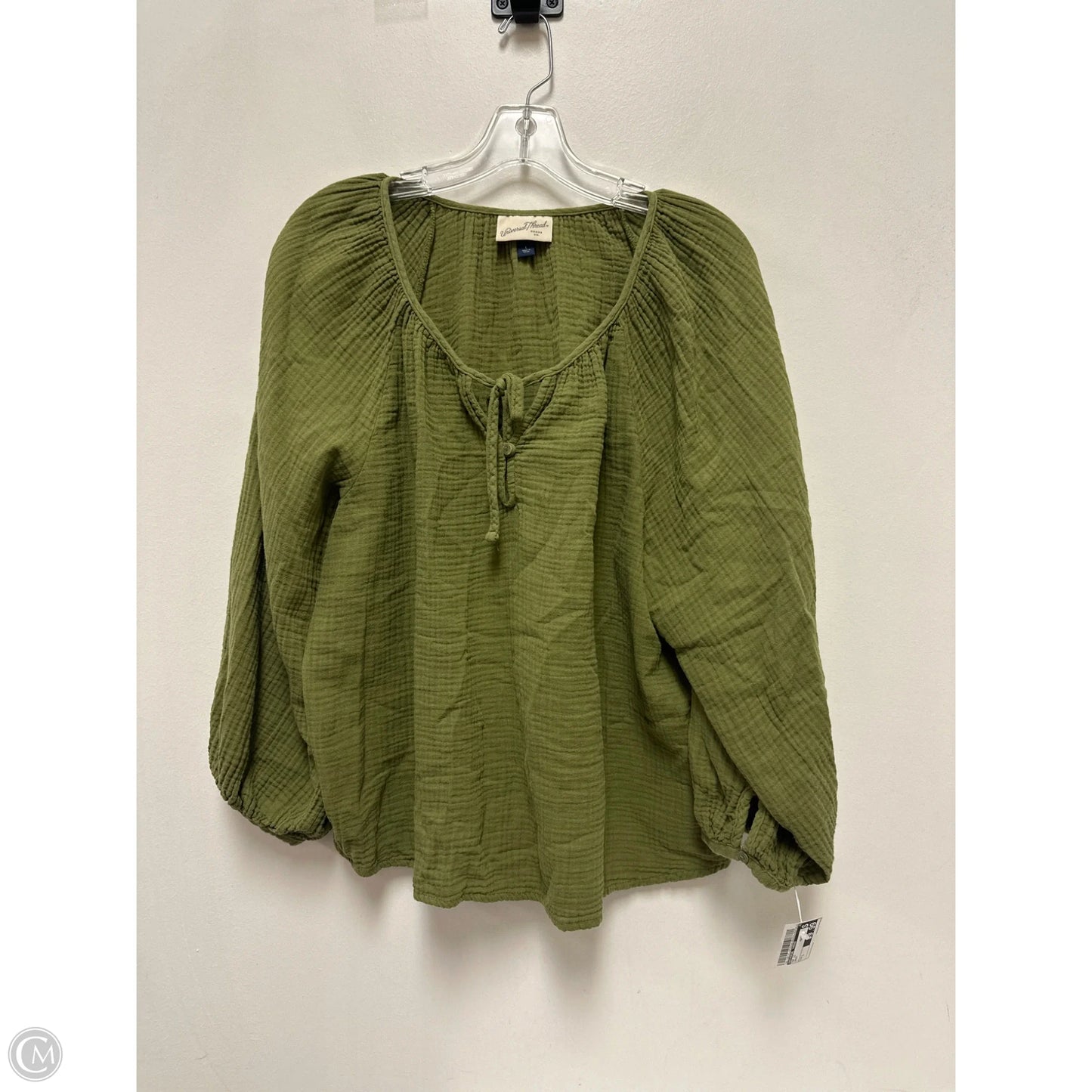 Top Long Sleeve By Universal Thread In Green, Size: L