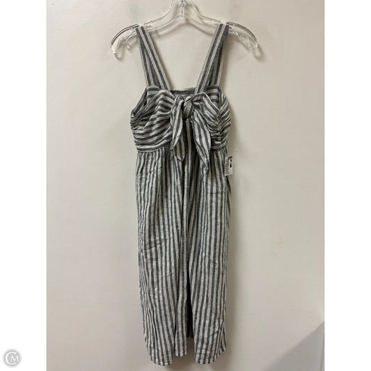 Dress Casual Short By Who What Wear In Grey, Size: S