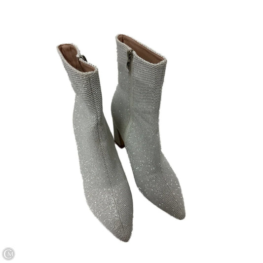 Boots Ankle Heels By Clothes Mentor In Silver, Size: 9.5