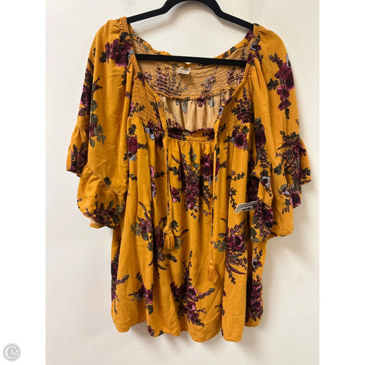 Top Short Sleeve By Terra & Sky In Yellow, Size: 3x