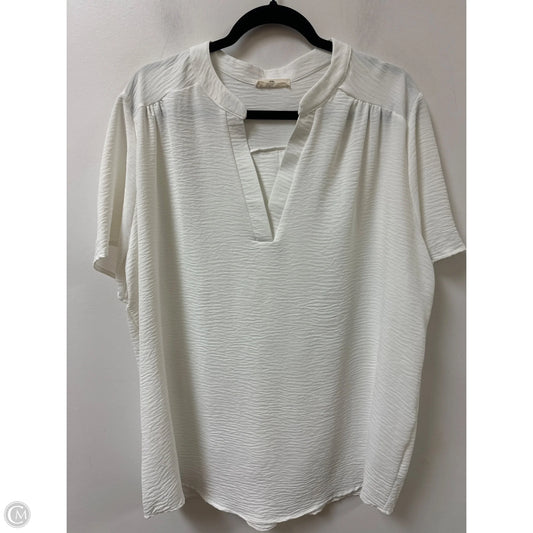 Top Short Sleeve By Entro In White, Size: 1x