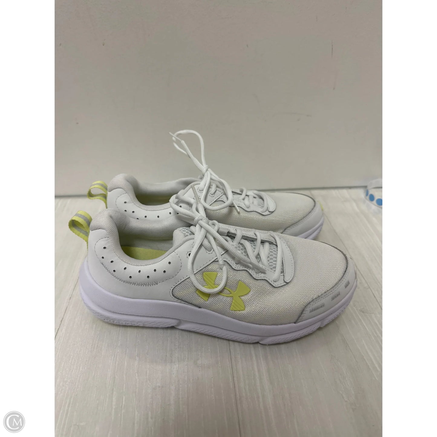 Shoes Athletic By Under Armour In White, Size: 10