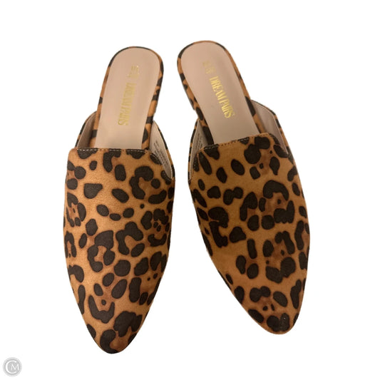 Shoes Flats By Clothes Mentor In Animal Print, Size: 10