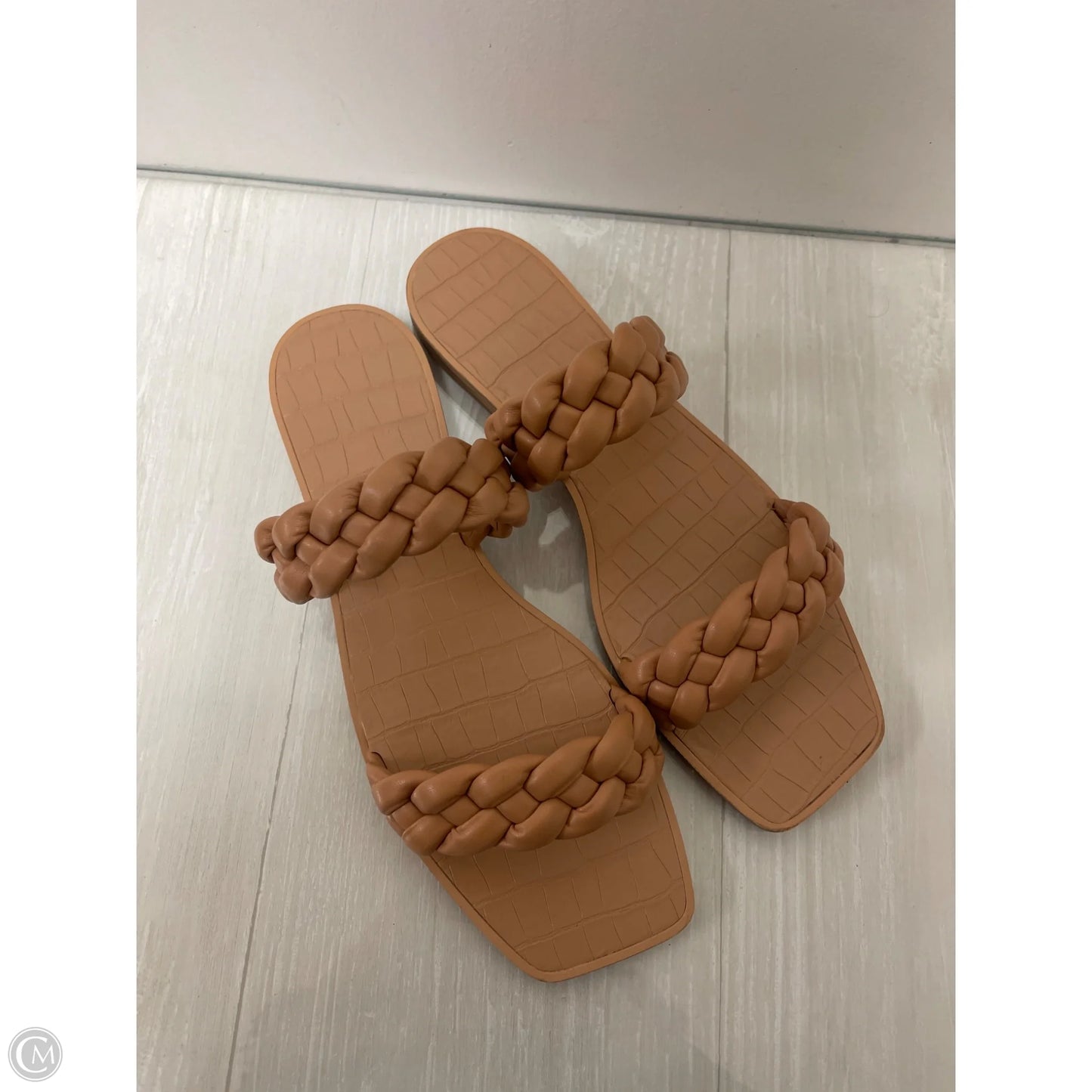 Sandals Flats By Clothes Mentor In Tan, Size: 11