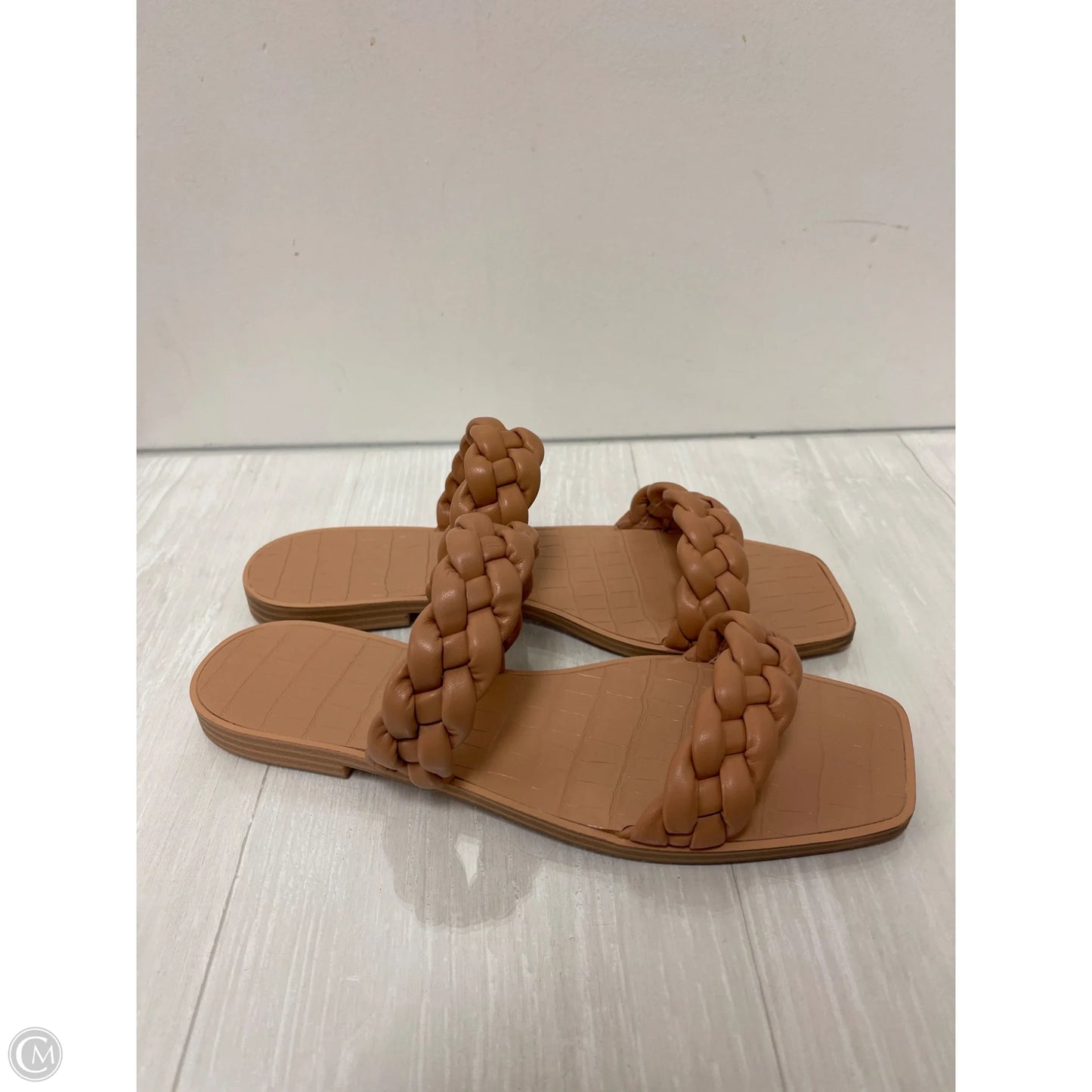 Sandals Flats By Clothes Mentor In Tan, Size: 11