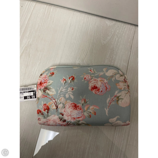 Makeup Bag By Clothes Mentor, Size: Medium
