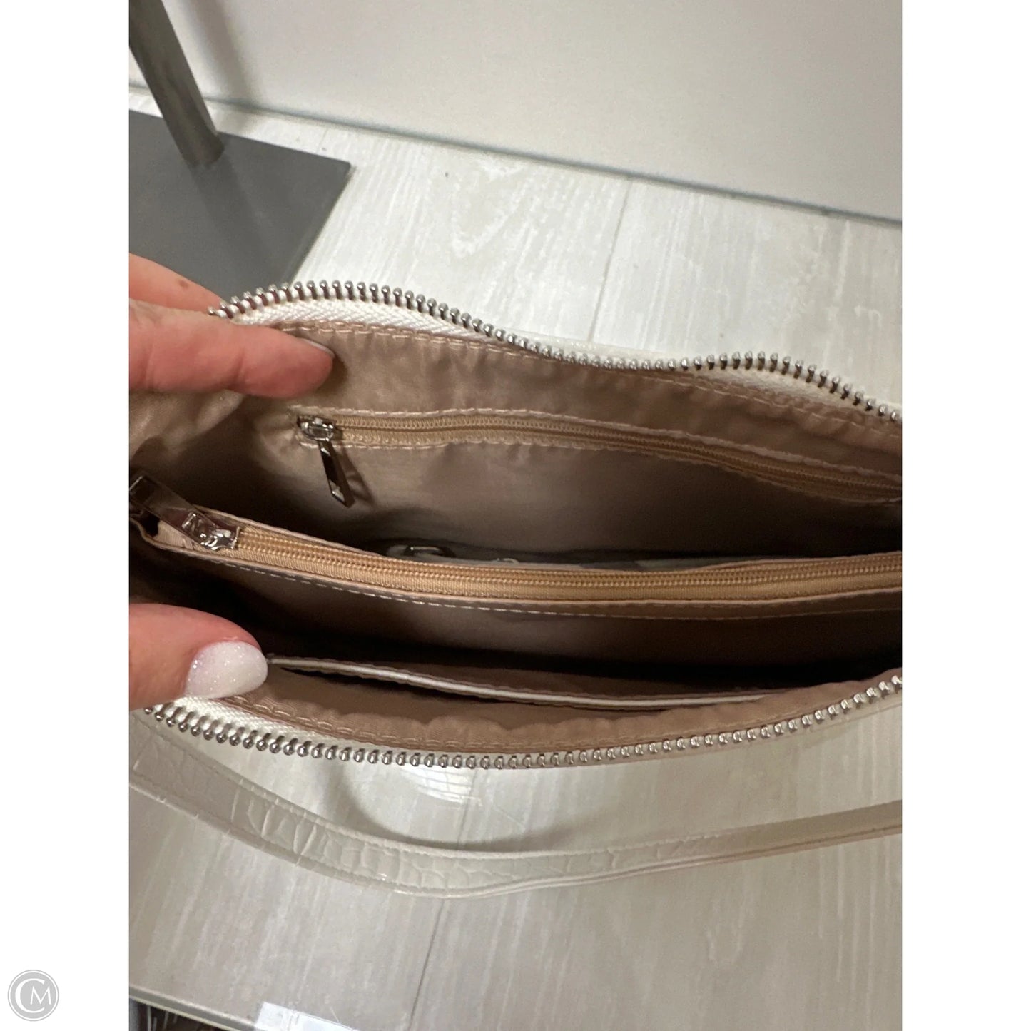 Handbag By Clothes Mentor, Size: Small