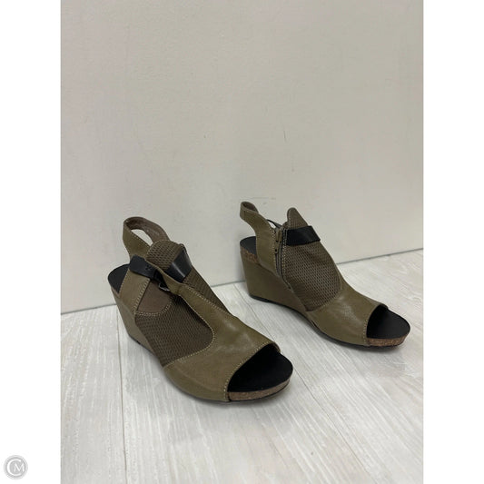 Sandals Heels Wedge By Clothes Mentor In Taupe, Size: 8