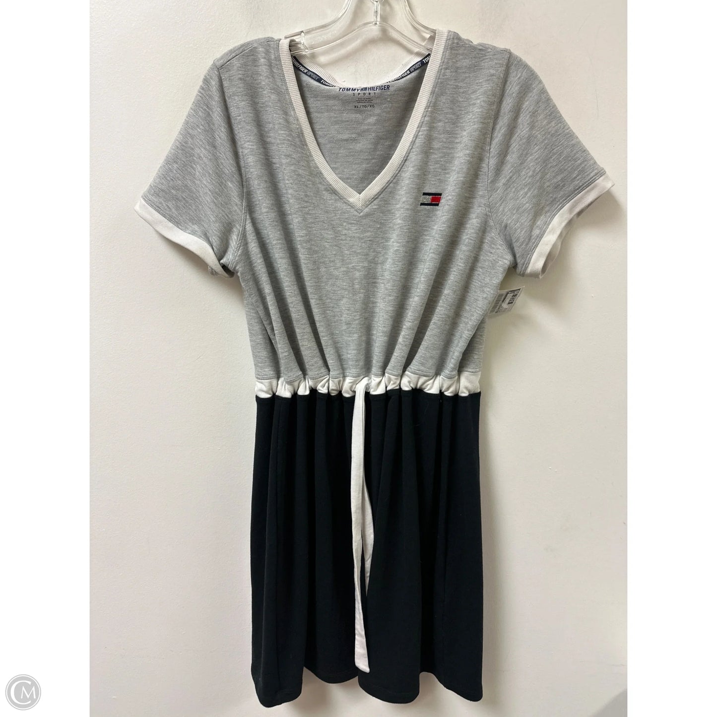 Dress Casual Short By Tommy Hilfiger In Black & Grey, Size: Xl