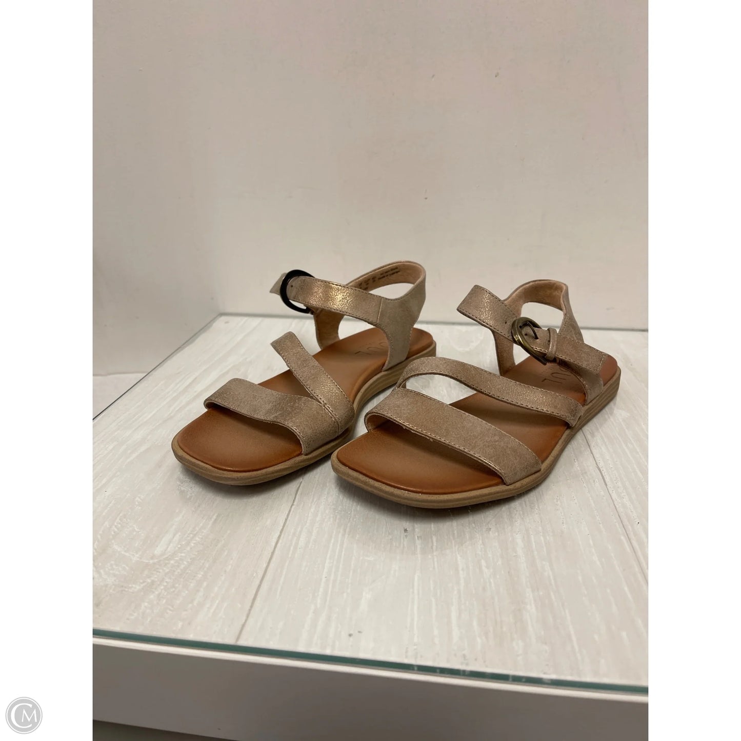 Sandals Flats By Naturalizer In Tan, Size: 8.5