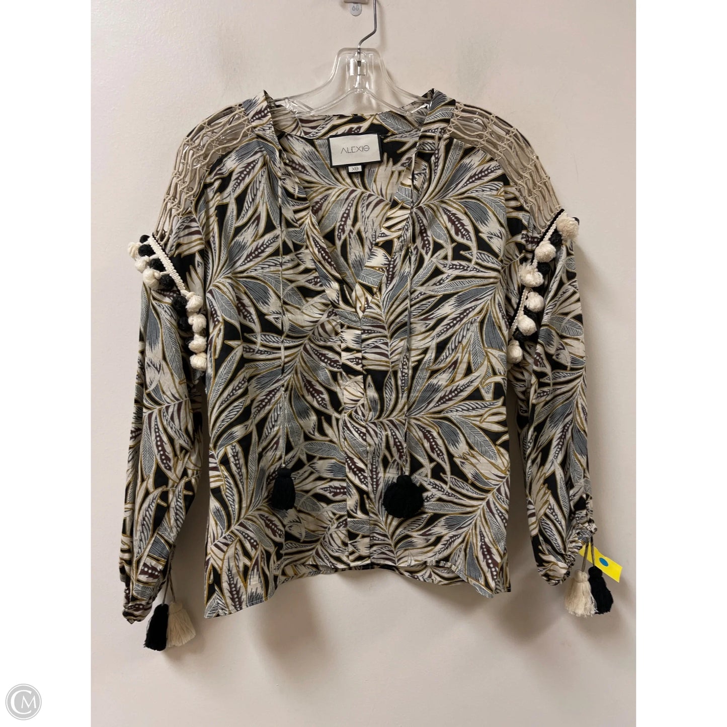 Top Long Sleeve By Cma In Cream, Size: Xs