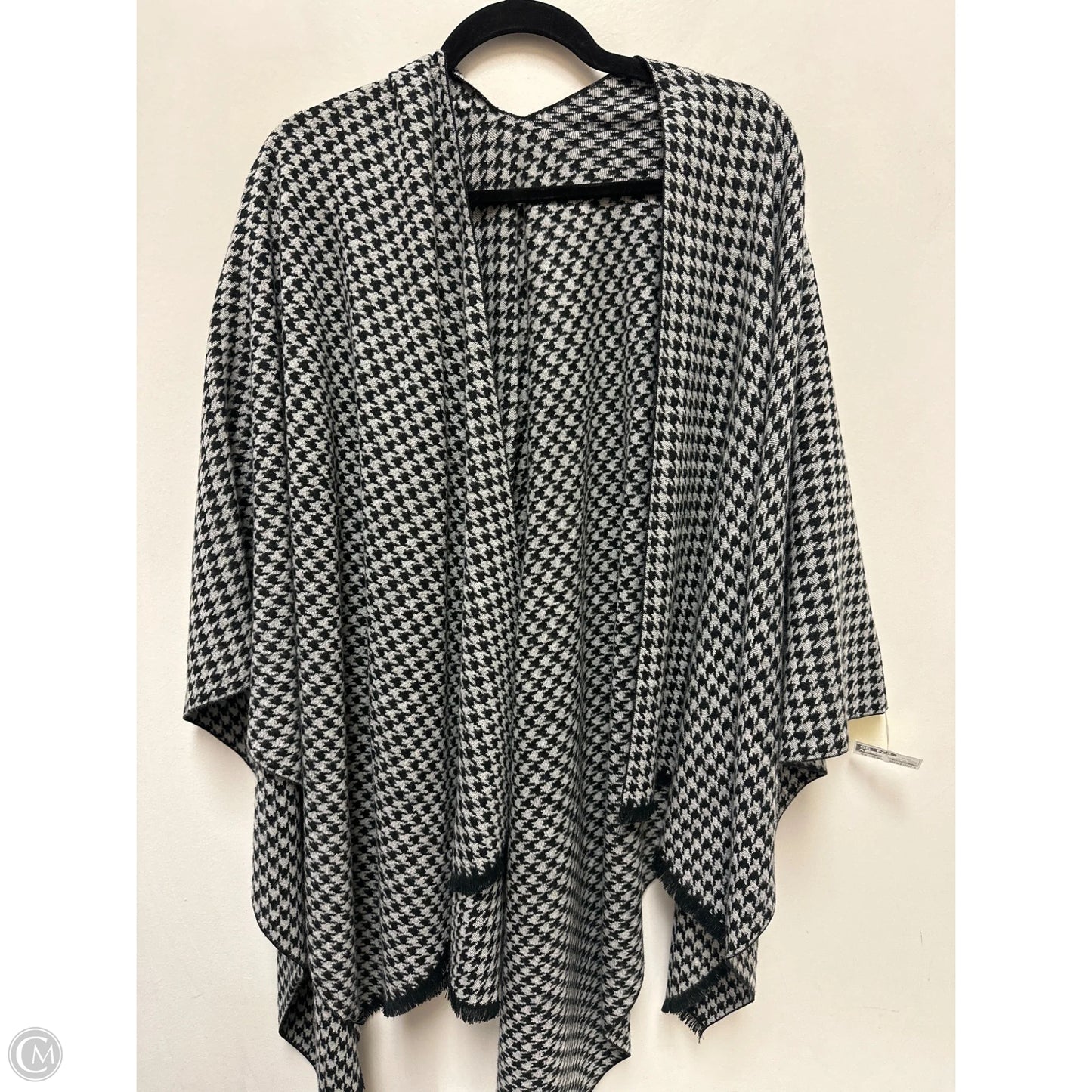 Sweater Cardigan Cashmere By Clothes Mentor In Black & Grey, Size: Osfm