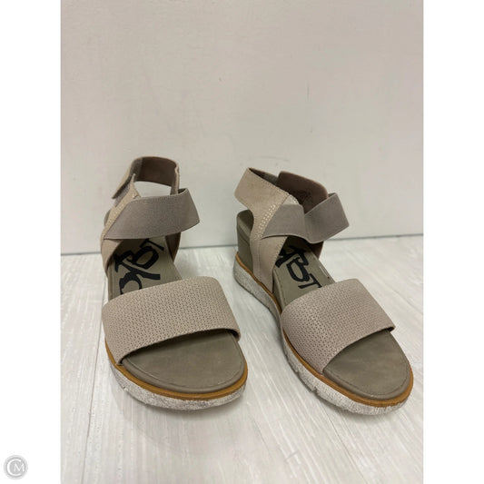 Sandals Heels Wedge By Otbt In Grey, Size: 9