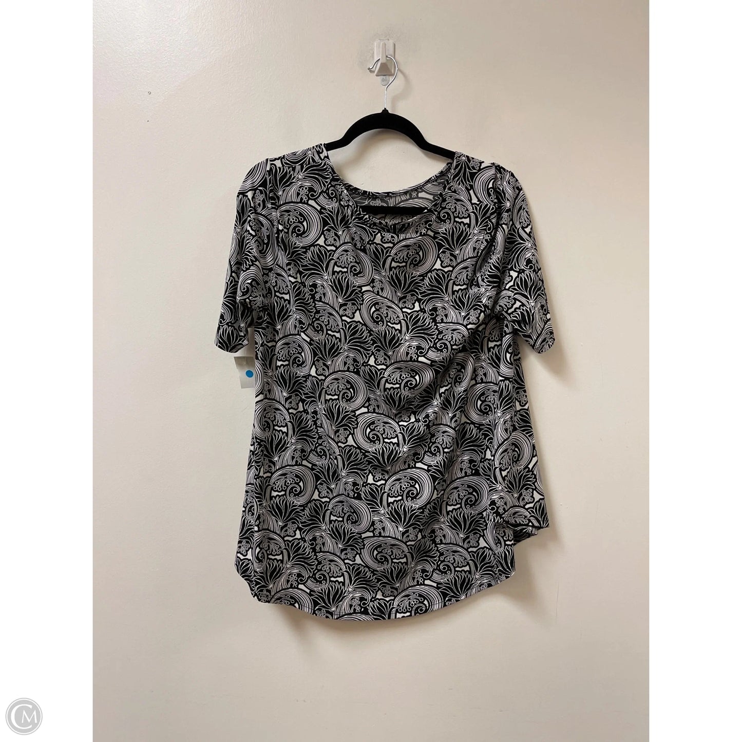 Top Long Sleeve By Chicos In Black & White, Size: M
