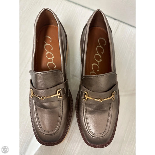 Shoes Flats By Clothes Mentor In Gold, Size: 6.5