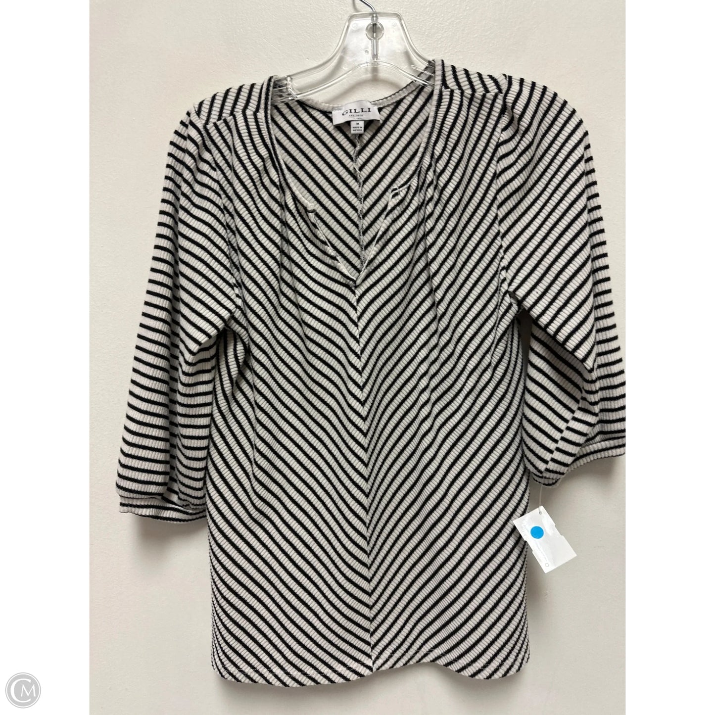 Top Short Sleeve By Gilli In Black & White, Size: M
