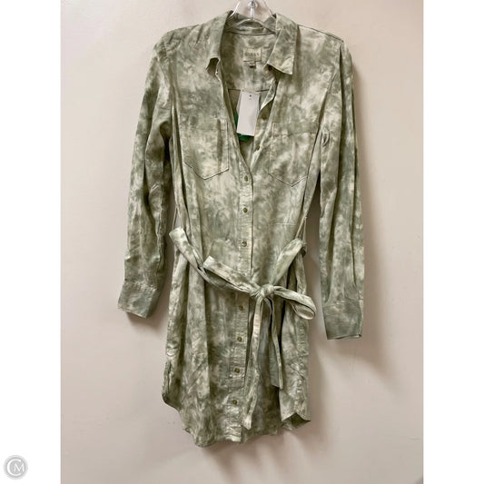 Dress Casual Short By Guess In Green, Size: S