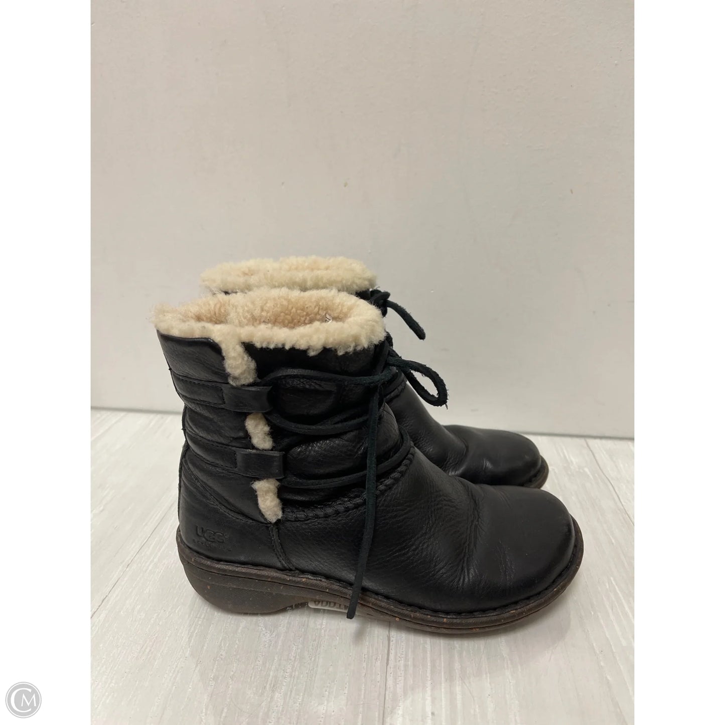 Boots Designer By Ugg In Black, Size: 6