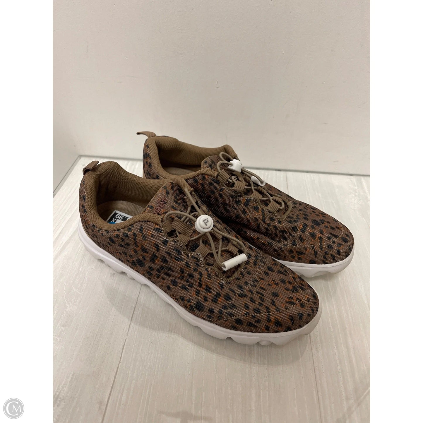 Shoes Athletic By Clothes Mentor In Animal Print, Size: 9