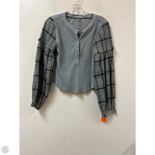 Top Long Sleeve By Pilcro In Grey, Size: S