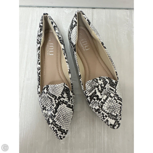 Shoes Flats By Clothes Mentor In Snakeskin Print, Size: 6