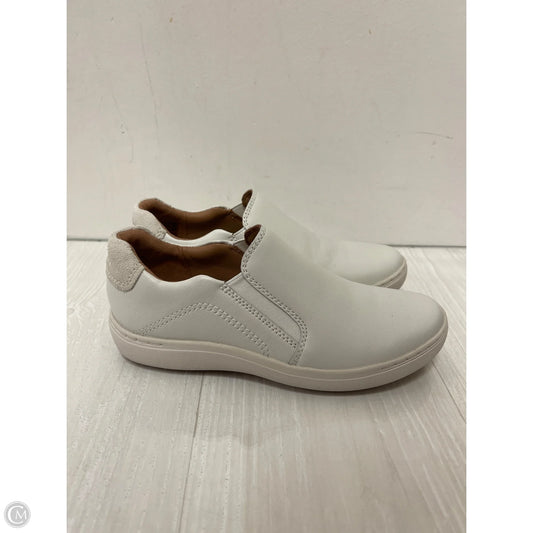 Shoes Sneakers By Clarks In Cream, Size: 6