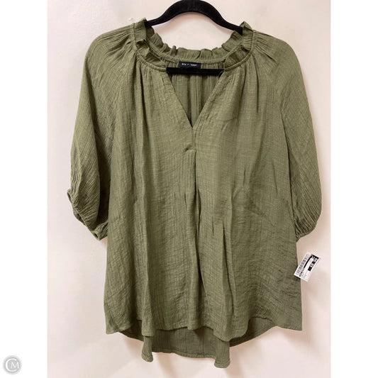 Top Short Sleeve By Blu Pepper In Green, Size: M